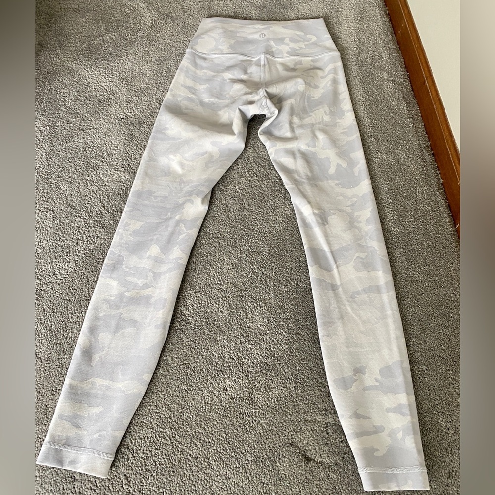 Lululemon leggings (WunderUnder)